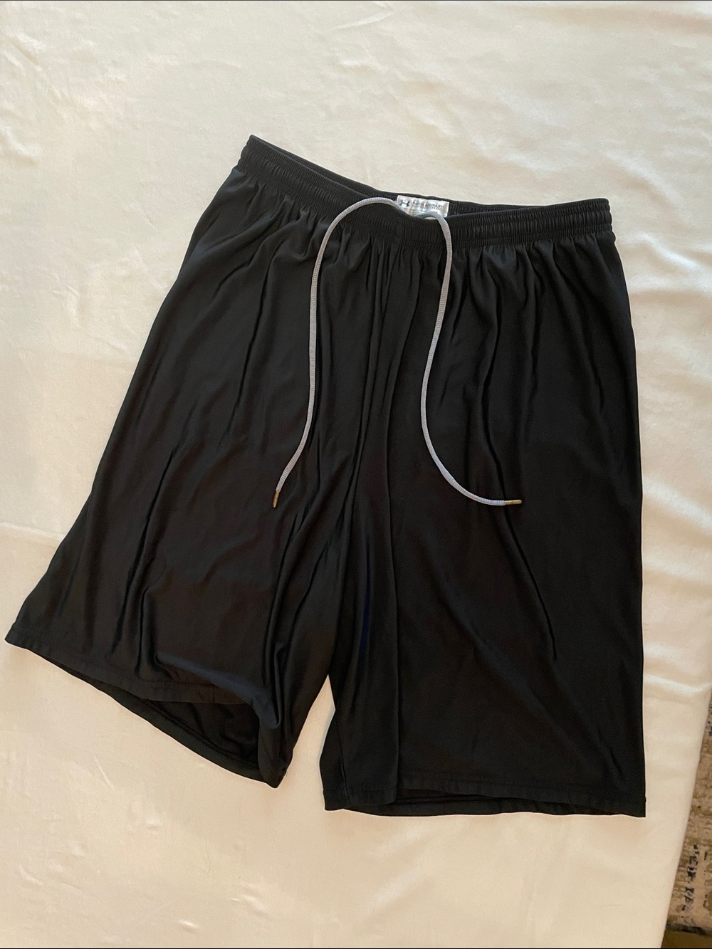 Under Armour Black Men's Athletic Basketball Shorts with Contrast Drawcord